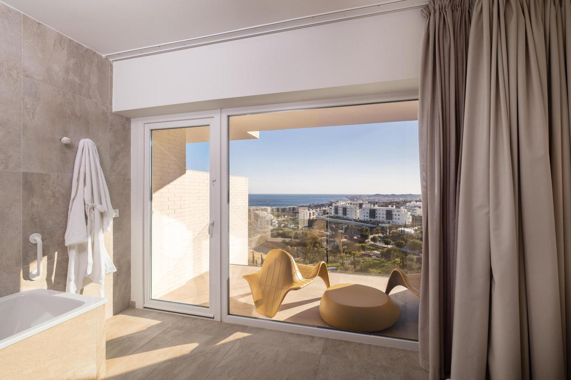 Twin Leiro Suite Sea View