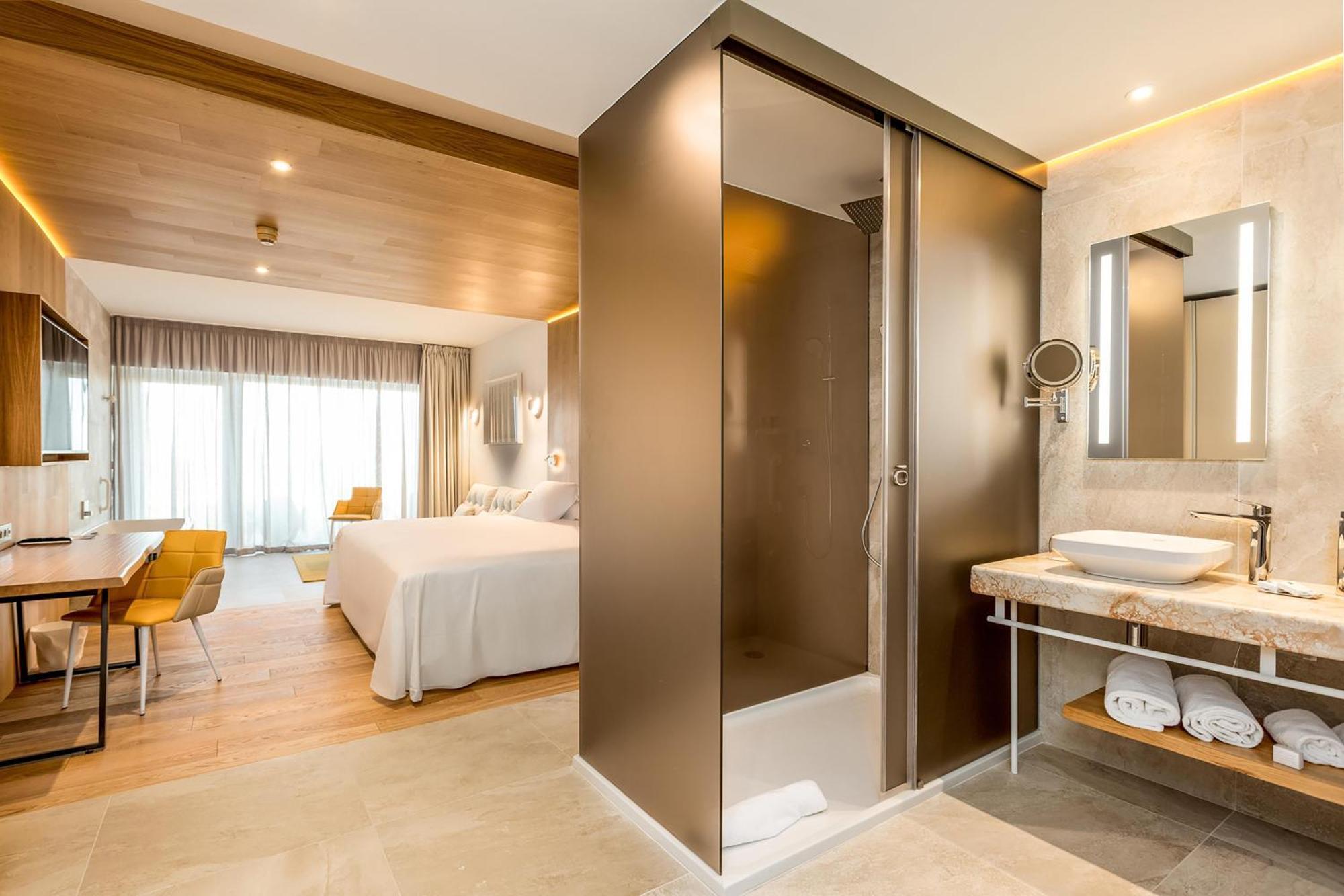 Twin Leiro Suite Sea View